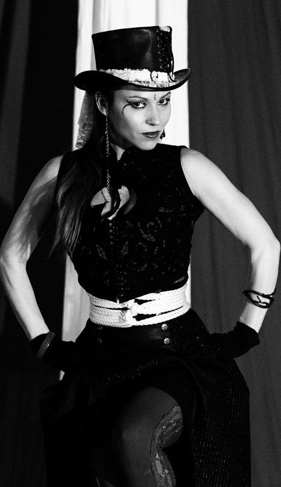 Nastassia is an professionaly trained artist that does face painting, belly painting, body painting and Black light refelctive face painting based in Mill Valley, Ca in Marin. 