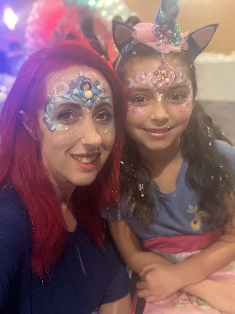 Professional Face Painting and simple balloon twisting by Christina based in Vallejo, Ca. Face Painting and Balloons serving the East Bay. 